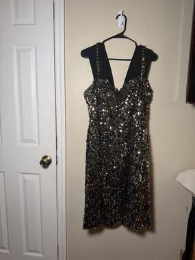 Glam Sequin V-Neck strechy Cocktail Dress Black Gold
